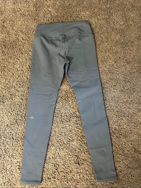 ALO Women’s High Waist Airlift Leggings in light blue-grey color